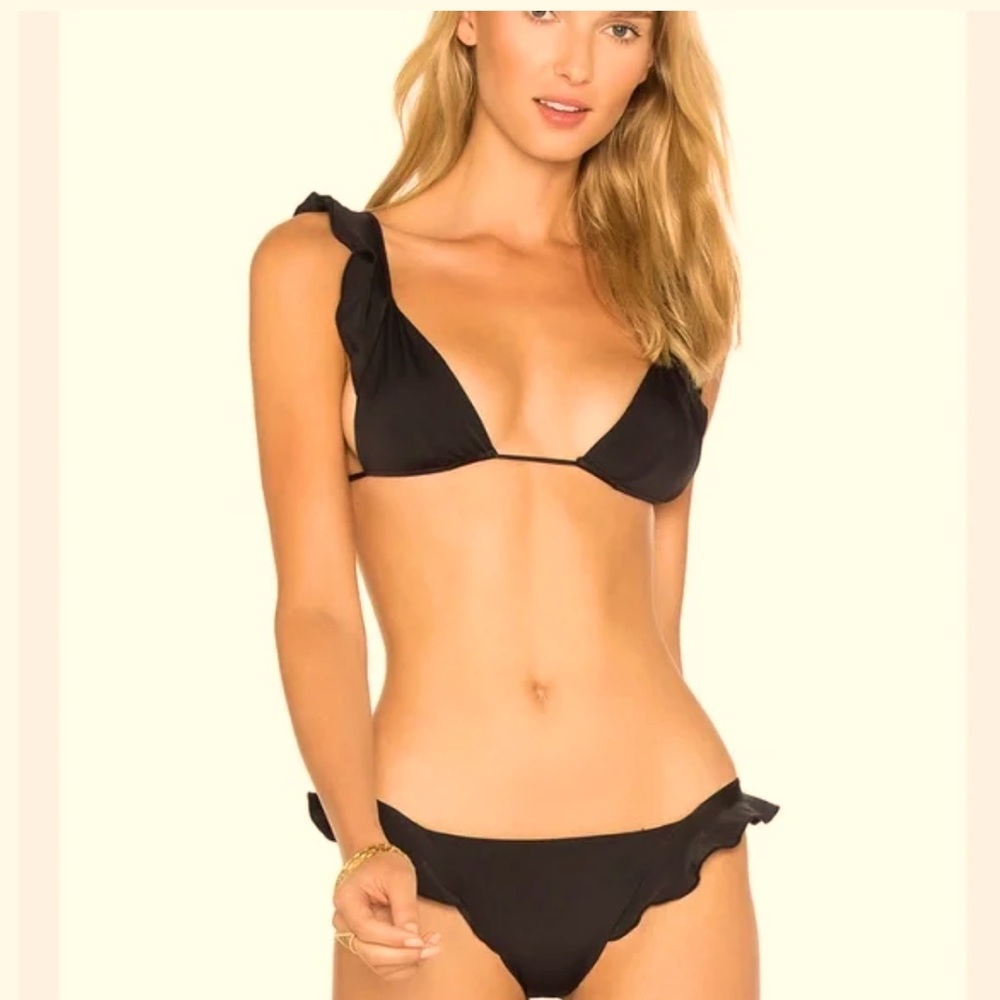 Indah flutter bikini